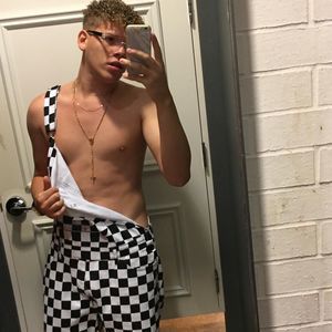 Meet your Posher, Levitt